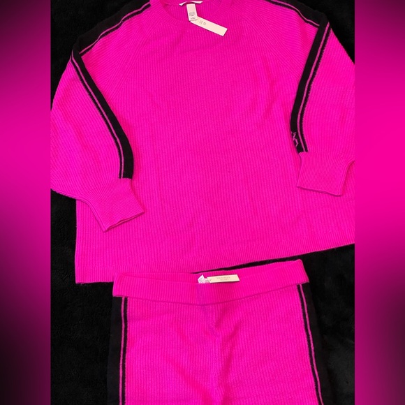 NEW LARGE VICTORIA'S SECRET Luxury 100% Cashmere Short & Sweater gift Set - Picture 6 of 13